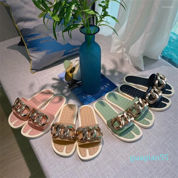 Slippers 2023 Sapatos femininos Summer Summer Glatomed Metal Button Women Use Moda Casual Casual Joker Sandals and Slippers.