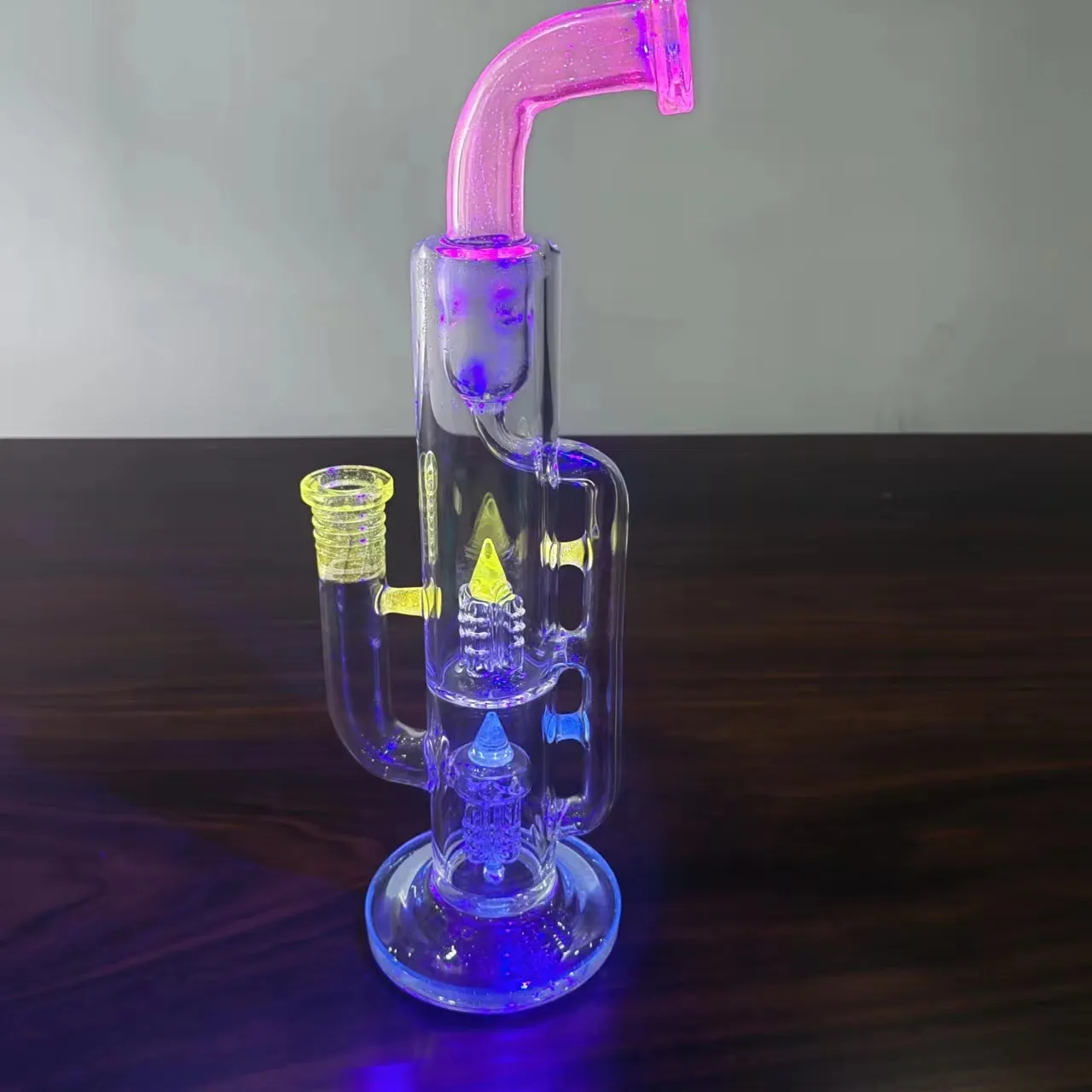 2023 UV Borosilicate pipe en verre narguilé narguilés dab rigs accessoires pour fumeurs brûleur à mazout shisha bongs pour capteurs de cendres sex toys recycleur barboteur Sur mesure