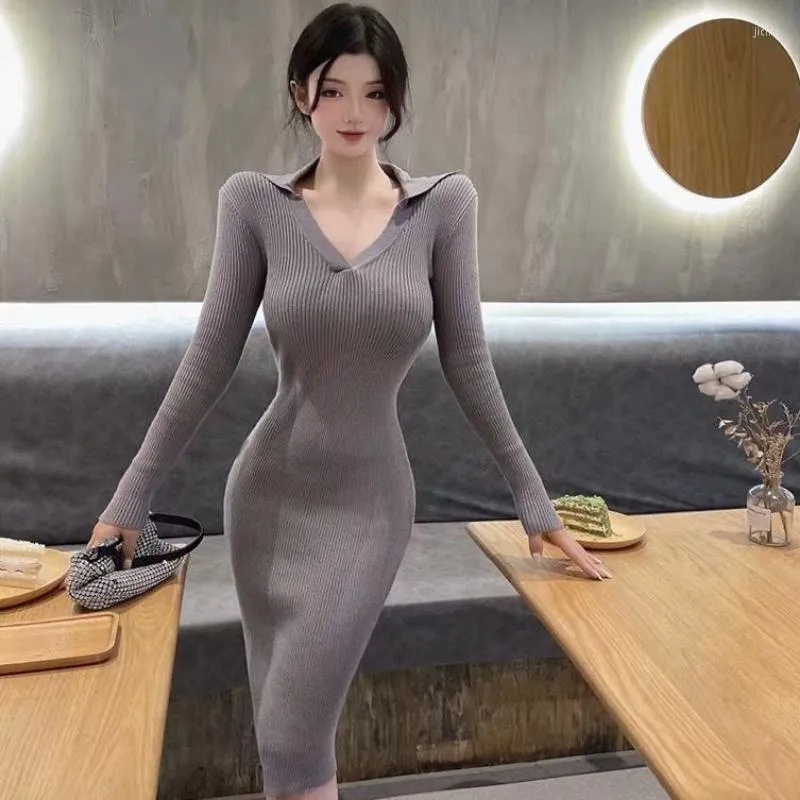 Korean Elegance: High-Quality Knitted Skinny Casual Dress with V-Neck and Sleeves for Autumn/Winter Parties