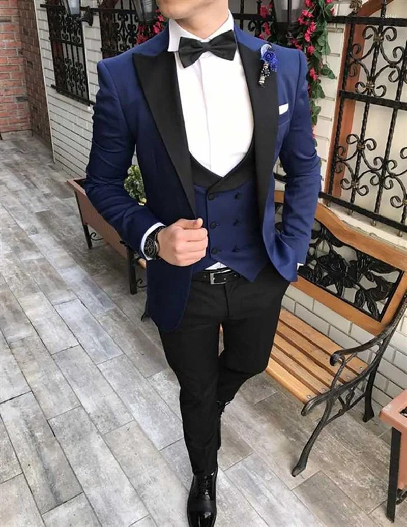 Мужские костюмы 2023 Последние дизайны Классический темно -синий для свадебного жениха смокинг Slim Fit Terno Masculino Prom Part