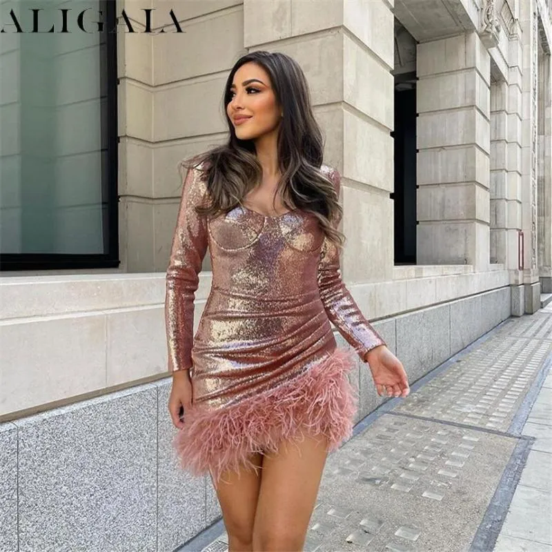 Casual Dresses Aligaia Sexy Pink Shiny Feather Patchwork Evening Dress Women Autumn Luxury Square Collar Long Sleeve Bodycon Party