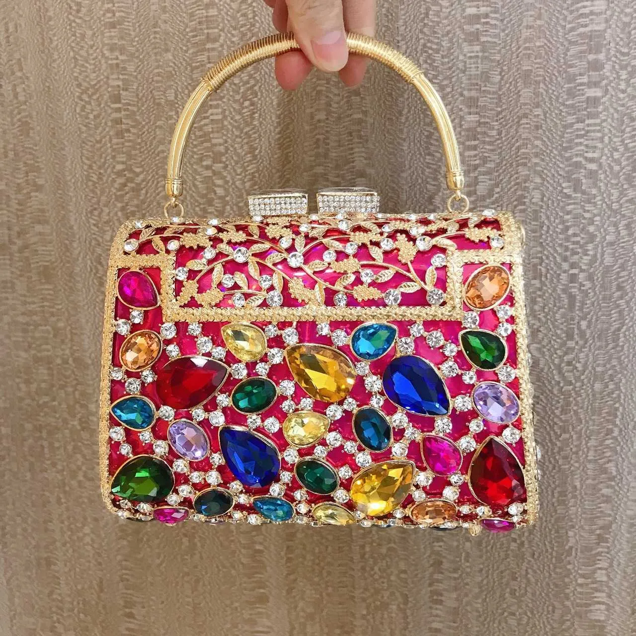 Sac de maquillage pour femmes banquet célébrité fête poignée en métal petit sac carré incrusté sac de dîner poignée dure 230513