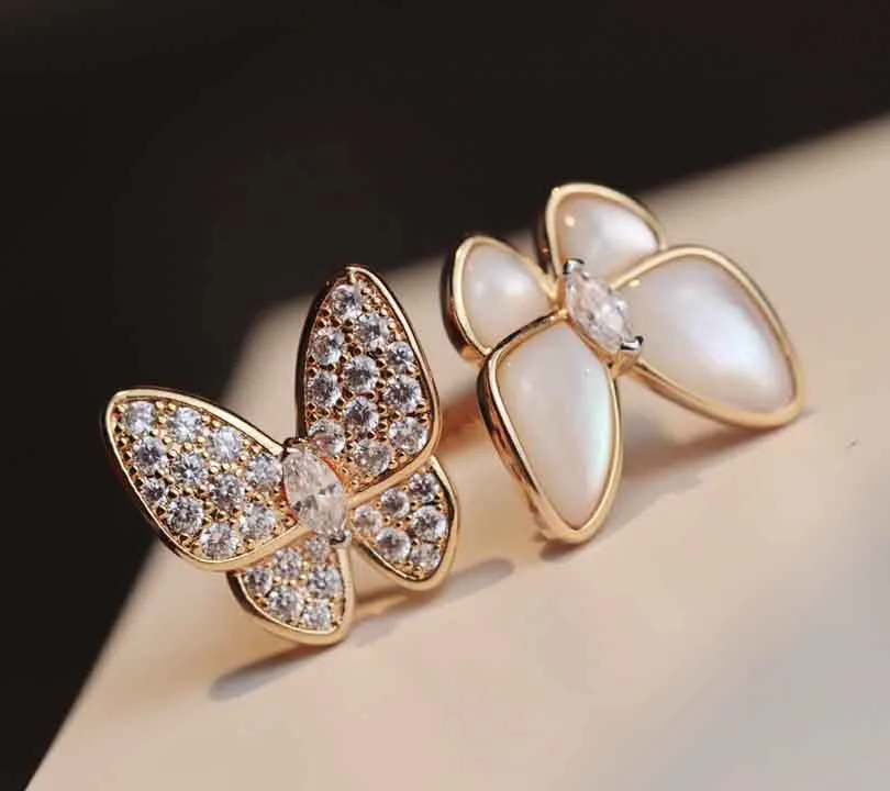 2023 Charme de luxe de qualité punk ouvert Bague en forme de papillon avec diamant et perles de coquille de nature blanche ont le timbre de la boîte PS5115