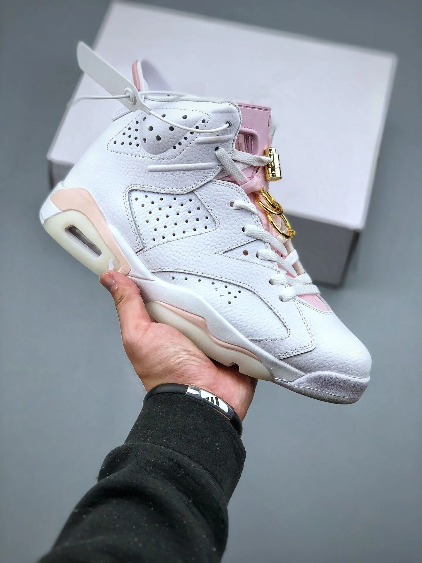 This Men Women 6s Basketball Shoes Inspired By Gold Hoop Earrings Jumpman 6 White Barely Rose Sail Metallic Gold Outdoor Indoor Sports Designer