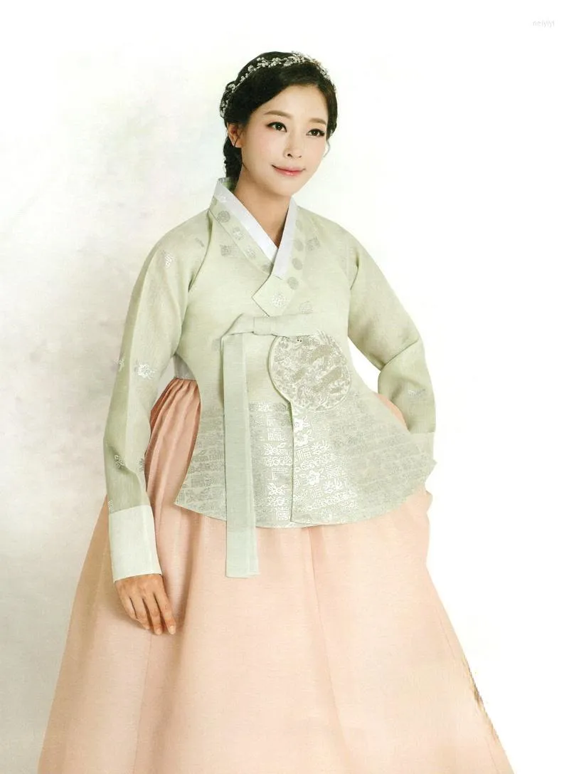 Ubranie etniczne Koreańskie oryginalne importowane Hanbok Ręcznie wysunięte wydarzenie panny młodej występują w kostiumach aktorskich