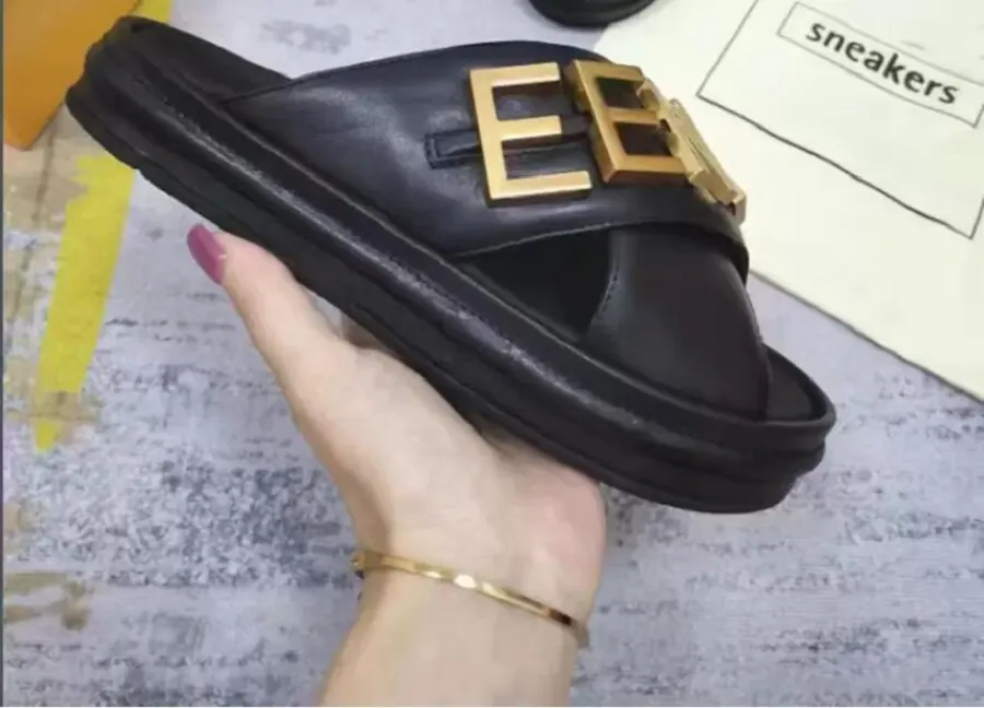 Moda kadın erkek sandal lüks terlik tasarımcısı bayan beyefendi renkli tuval mektup anatomik deri slayt 6 stil model 35-45 kabarcık sarma kutusu