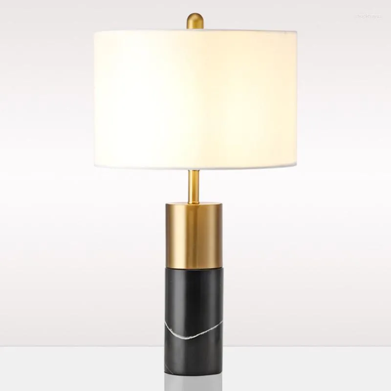 Lampy stołowe marmurowa lampa prosta nowoczesna sypialnia salonu LED Creative Light Luksus po amerykańskim łóżku łóżka