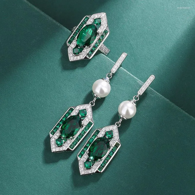 Necklace Earrings Set Classic Emerald Ring Pendant Retro Luxurious Jewelry Storage Box Wedding Party Dress Accessory Charms For Women Gift