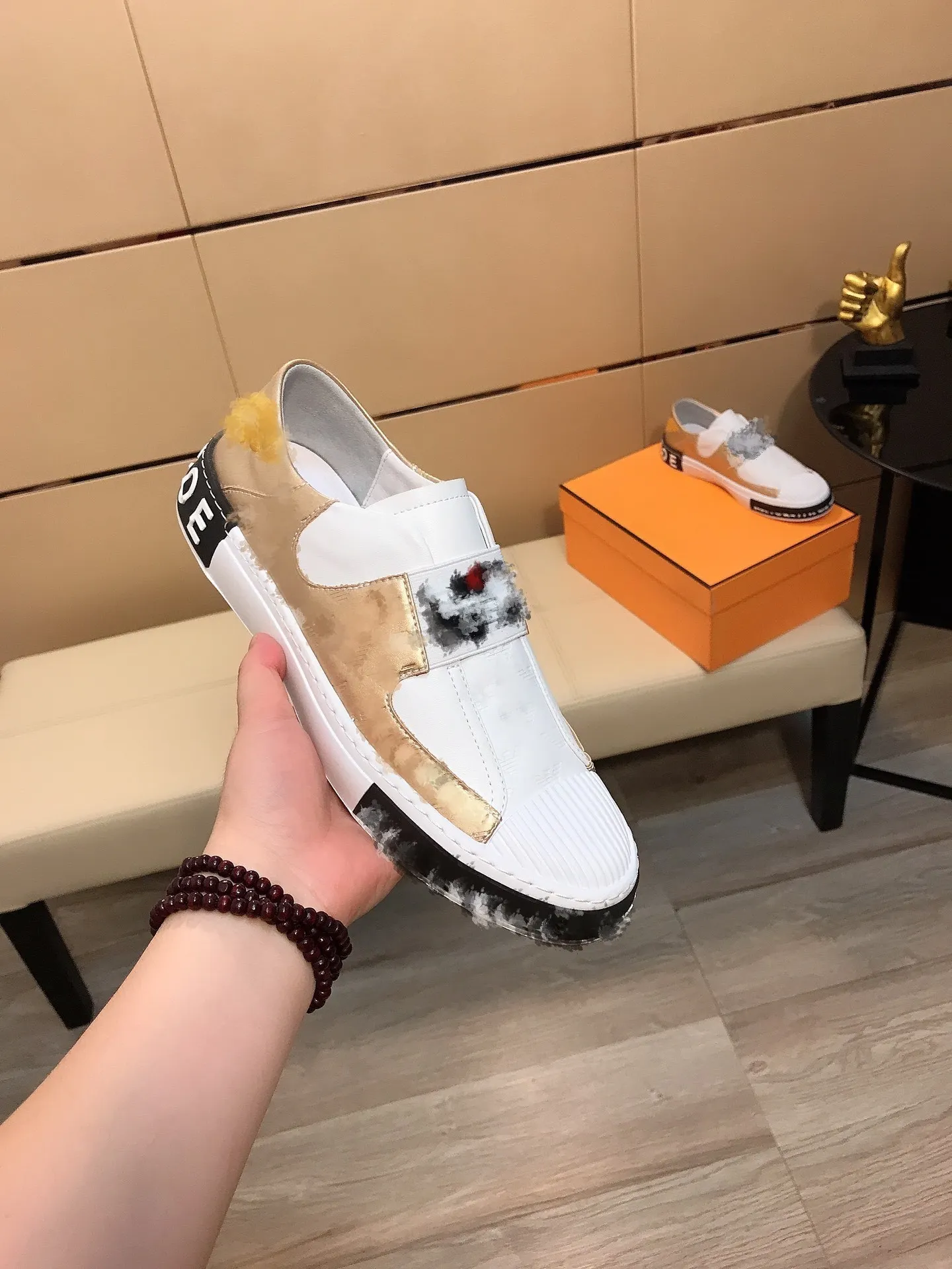 Dhgate fendi shoes 2025