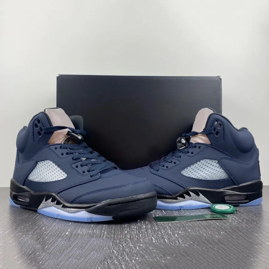 Mens navy hotsell blue basketball shoes