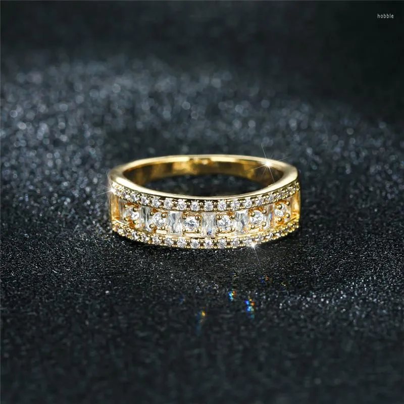 Pierścionki ślubne Trenda samca Kryształowa Kryształowy okrągły pierścionek Boho złoty kolor zaręczynowy luksusowy biały kamień cyrkonu dla kobiet