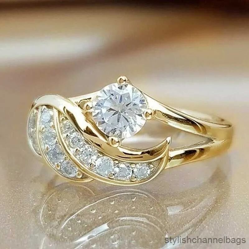 Band Rings Classic Fashion Women Rings Metal Gold Color White Zircon Ring for Women Romantic Bride Girl Proposal Ring Wedding Jewelry Gift