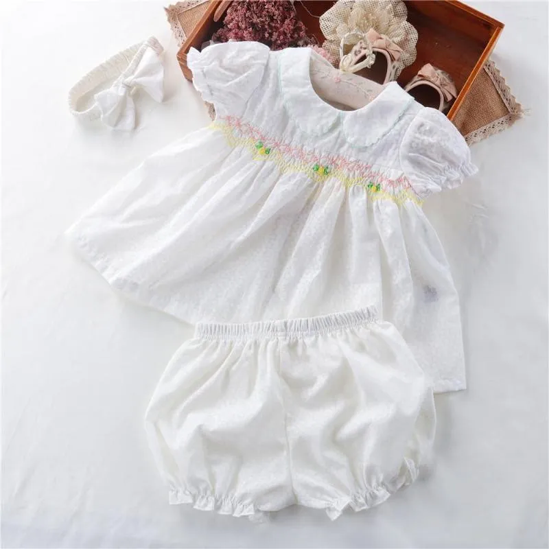 مجموعات الملابس 3pcs صيف طفلة طفلة مزخرفة الأزهار مع شورتات شورت رأس الرضيع طفل الطبق البوتيك الأميرة الإسبانية