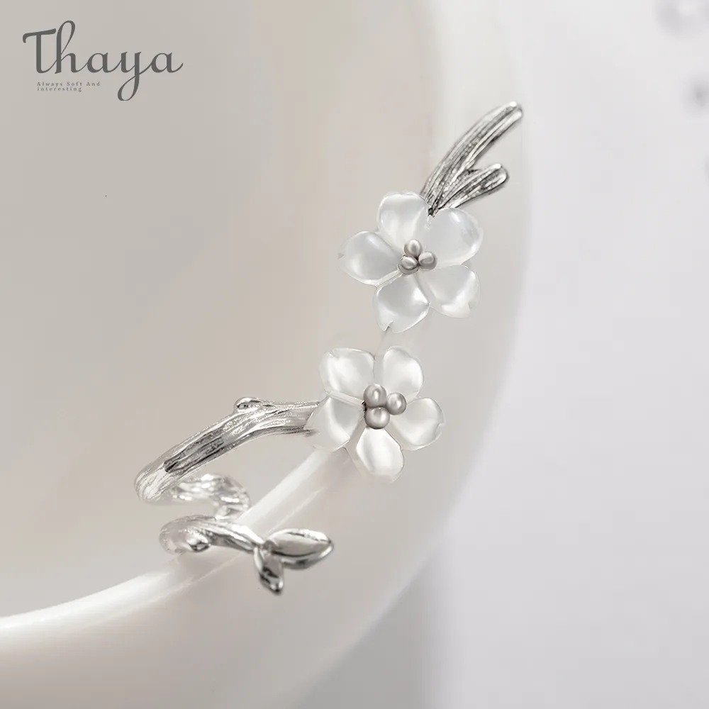 Manchette d'oreille Thaya White Cherry s925 Silver Ear Ring Flower Round Cuff Boucles d'oreilles Convient aux bijoux élégants et exquis des femmes 230512