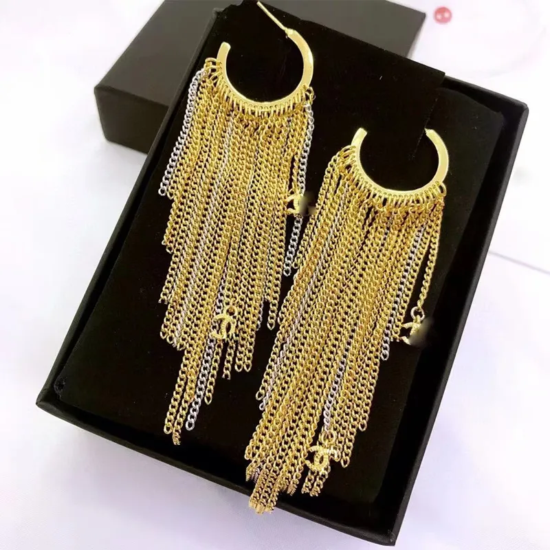 C Marka Uzun Püskül Harfler Saplama Küpe Retro 18k Gold Basit Lüks Tasarımcı Zarif Ol Kızlar Kadın Küpe Küpe Kulak Yüzük Mücevher Marka Kutusu Paketleme