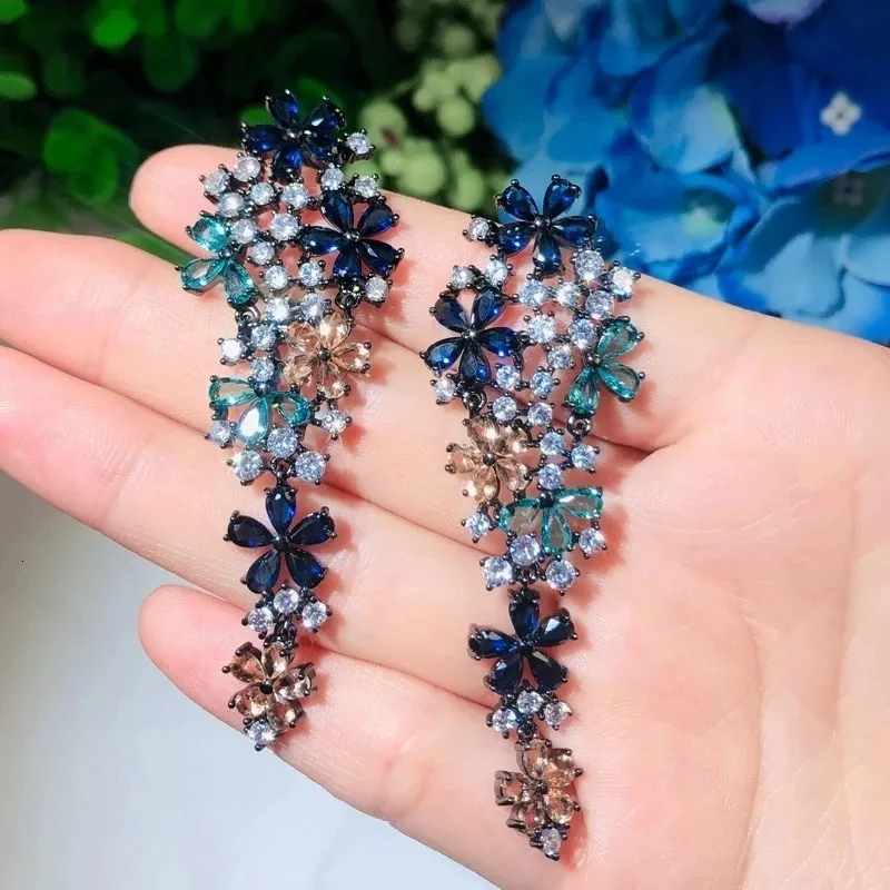 Bengelen kroonluchter cwwzircons Long Drop Flower Multi Color Blue Cubic Zirconia oorbellen voor vrouwen Fashion Statement Wedding Party Sieraden CZ669 230512