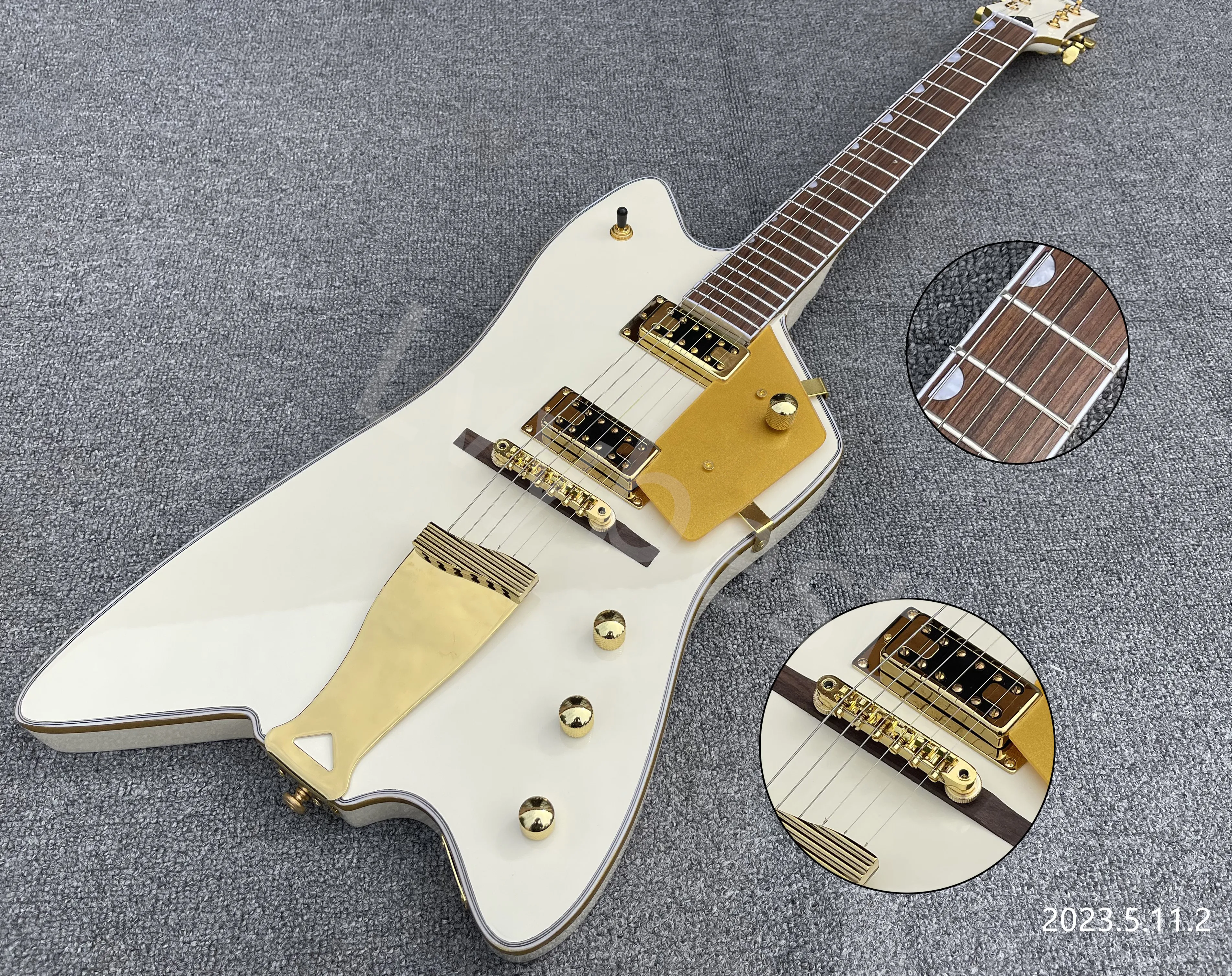 Elektrische gitaar lange staart gouden onderdelen hh mini pick -ups gouden metaal metaal rosewood vaterbord enkele witte binding zwevende b