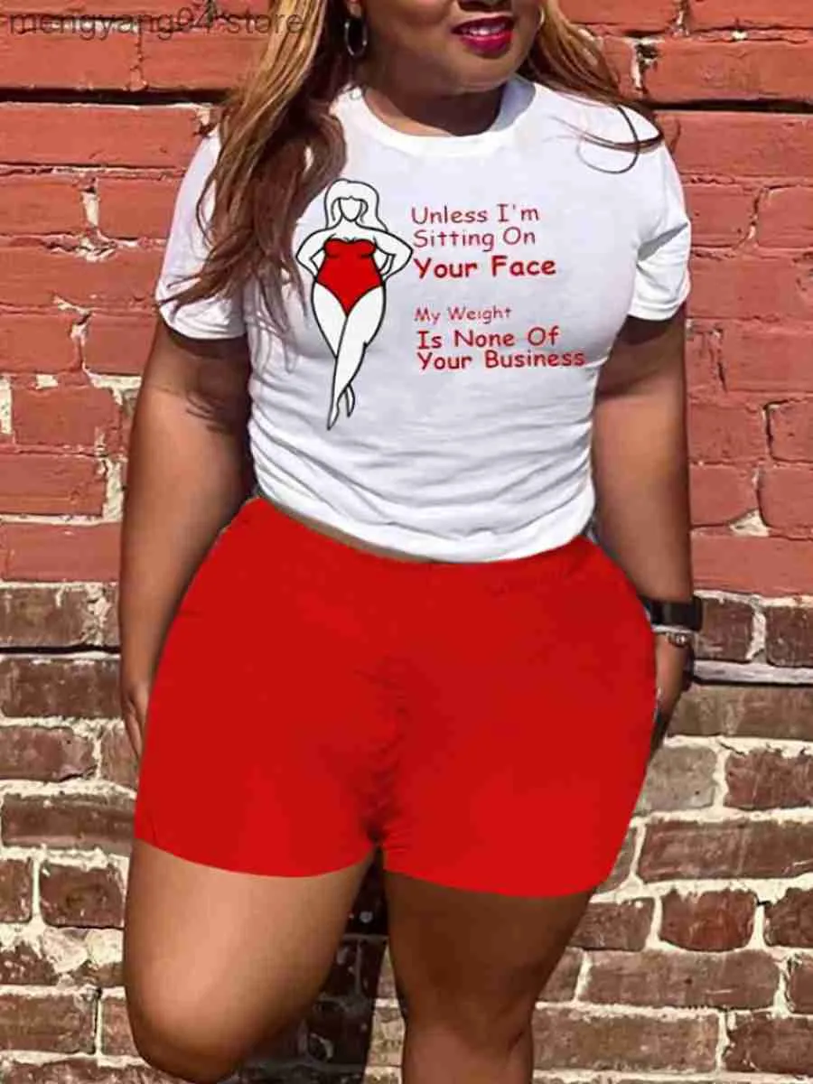 Survêtements pour femmes LW Plus Size Figure Lettre Imprimer Shorts Set O Neck Short Sleeve White T-shirt Rouge Bas assortis Grande taille Femmes Deux Pièces T230515