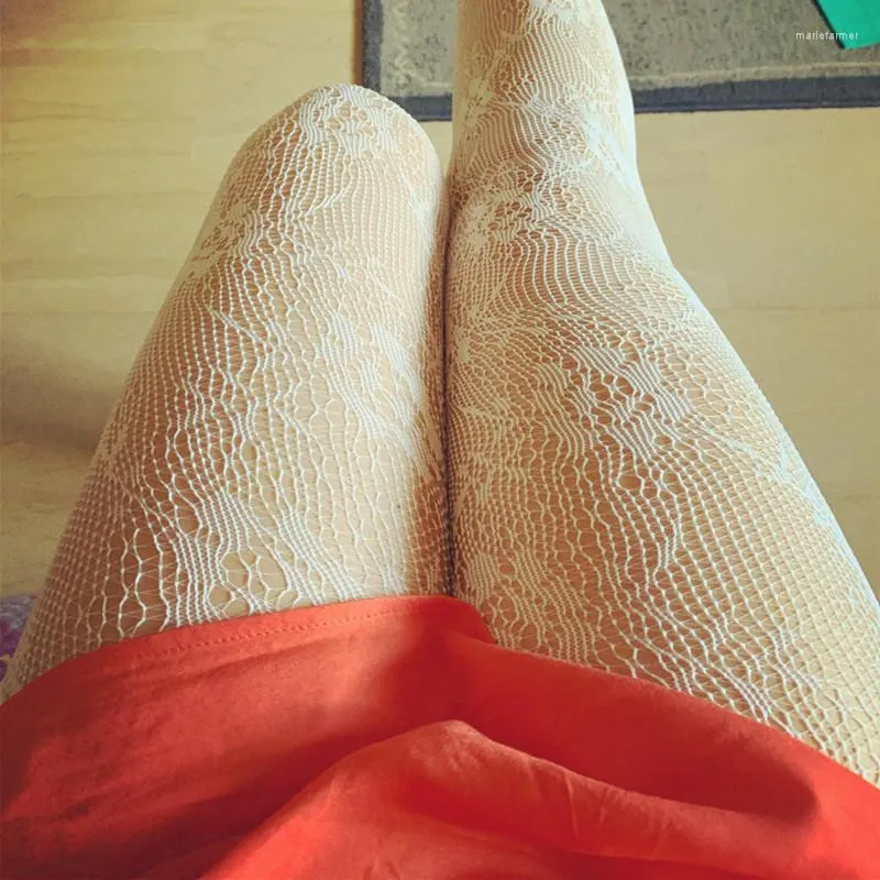 Vrouwelijke sokken uitgehold kant -mesh kousen bodem panty lolita retro bloemen rattan zwart witte kous klassieke panty's