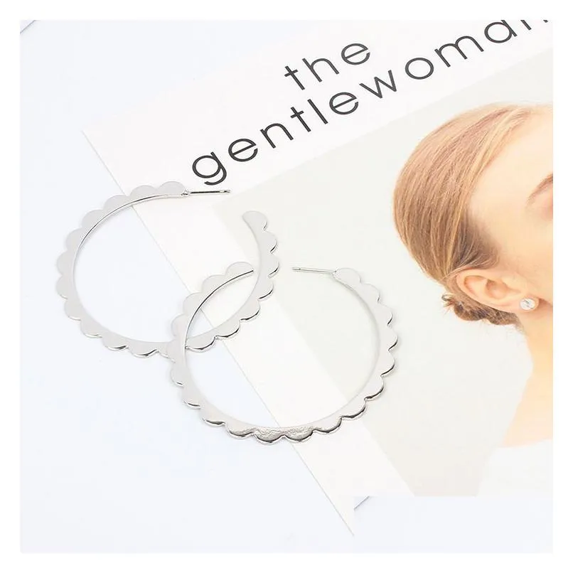 Ciondola il lampadario gioielli di moda in metallo orecchini a cerchio esagerati per le donne minimalista grande cerchio rotondo onda orecchino tendenza Dhgarden Dh9Lt