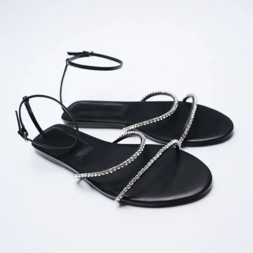 Sandalen za damesschoenen zwarte ronde teen heldere decoratie platte sandalen dames lowheeled enkelband damesschoenen ontwerper 230515