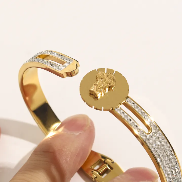 Projektant bransoletki Bransoletki Miłość Prezent Mankiet Bransoletka 18k złota Diamentowa biżuteria