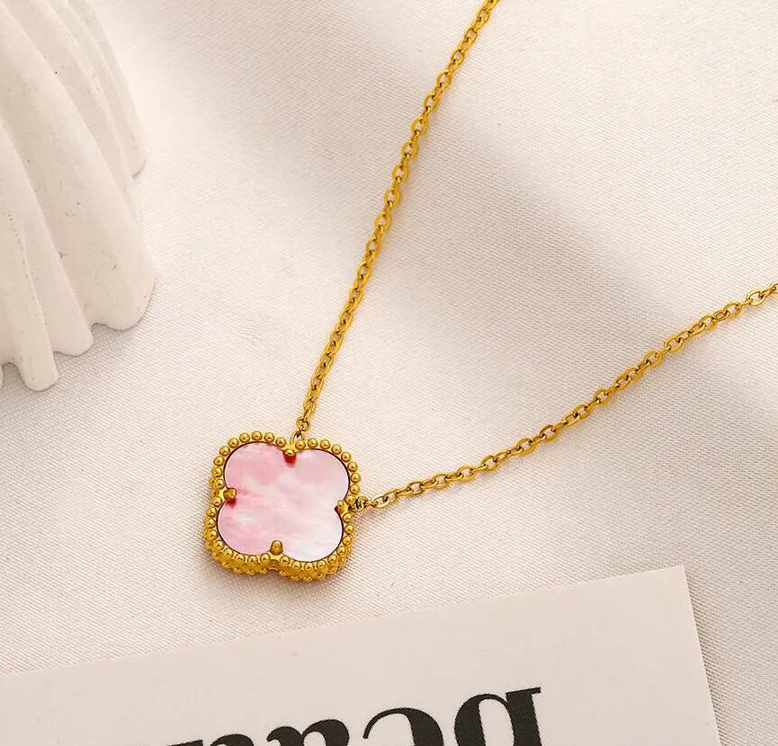 20 Styles Brand Letter Pendant Kettingen vervagen nooit roestvrij staal 18K Gold Pating Silver Cetted Necklace Fashion Designer ingelegde Crystal Jewelry Accessories