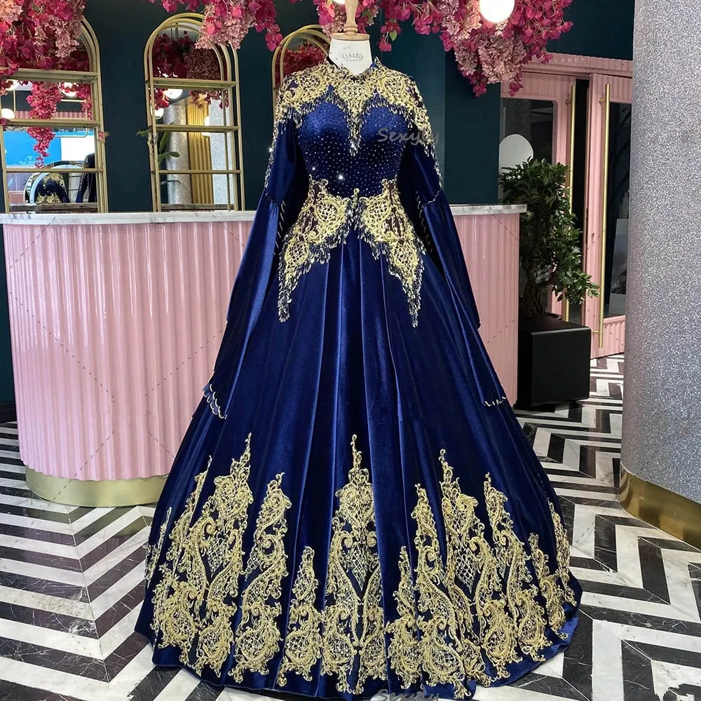 Lyxig Royal Blue Morrocan aftonklänningar Muslimska High Neck Turish Prom Dresses With Caftan Sleeve Cape Robe de Mariage