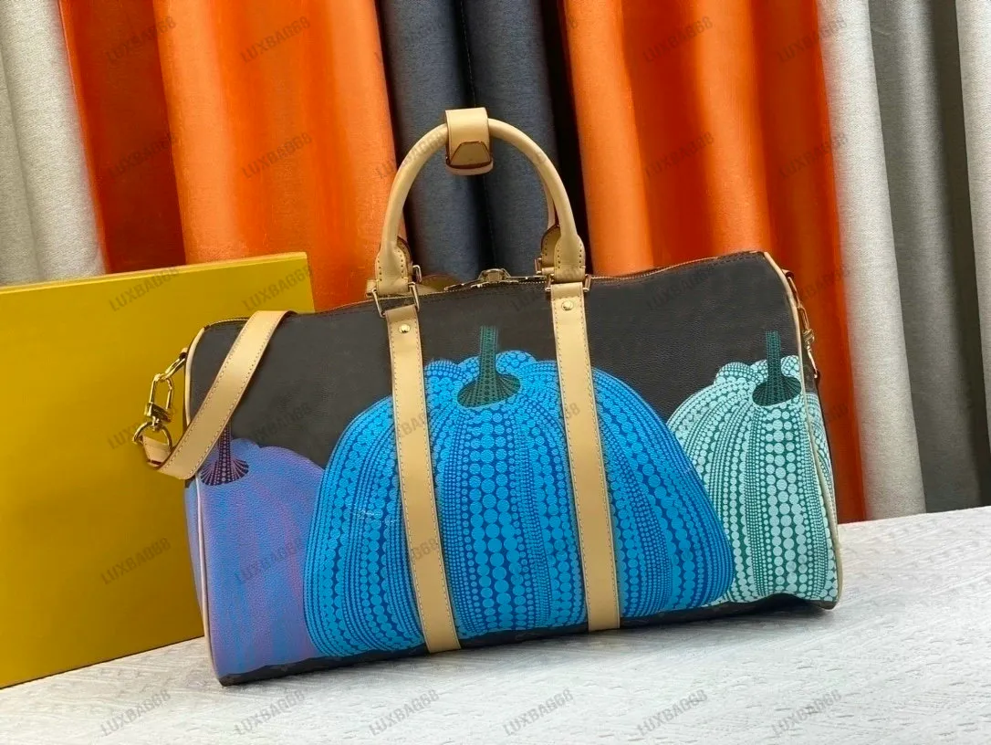 Borse da viaggio da uomo YK KeepAll 45 Boston bag con stampa di zucche colorate 2023 monogrammi SS Yayoi Kusama Dots Bag M46441 Borsa a tracolla grande capacità