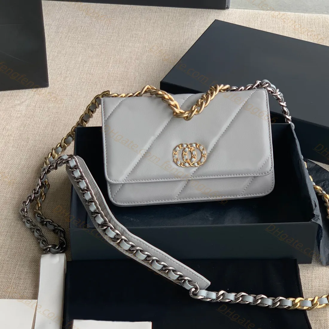 Bolsas con cadena de moda hot sale