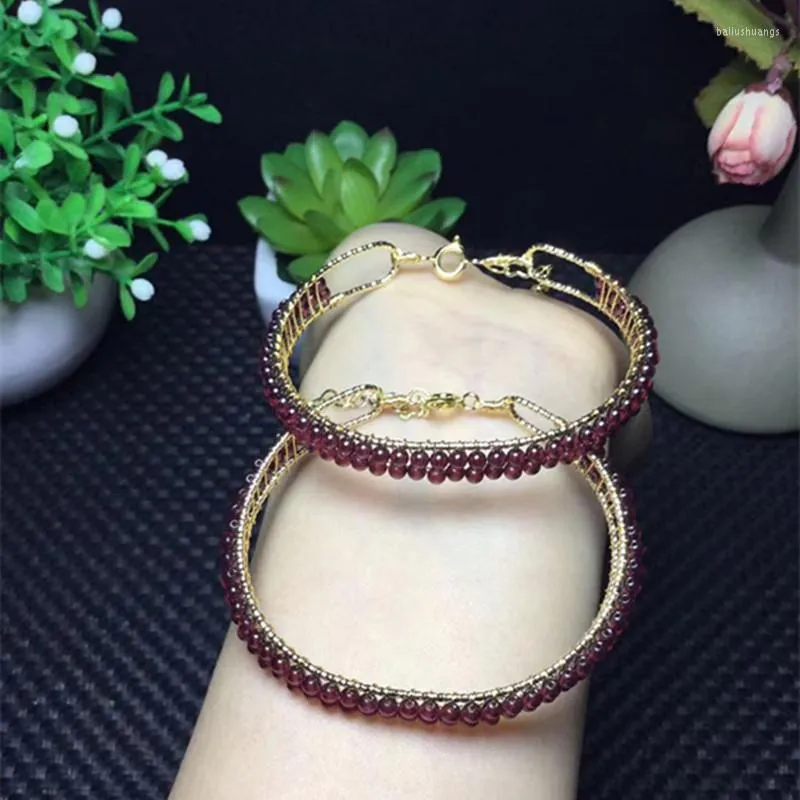 Bangle Handmade Natural Garnet Strand Armband Crystal Pärlade wrap -armband Lycklig färg för kvinnors armband