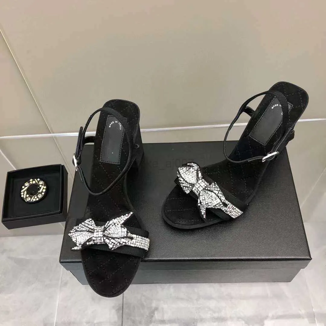 Diamond bow sandals online