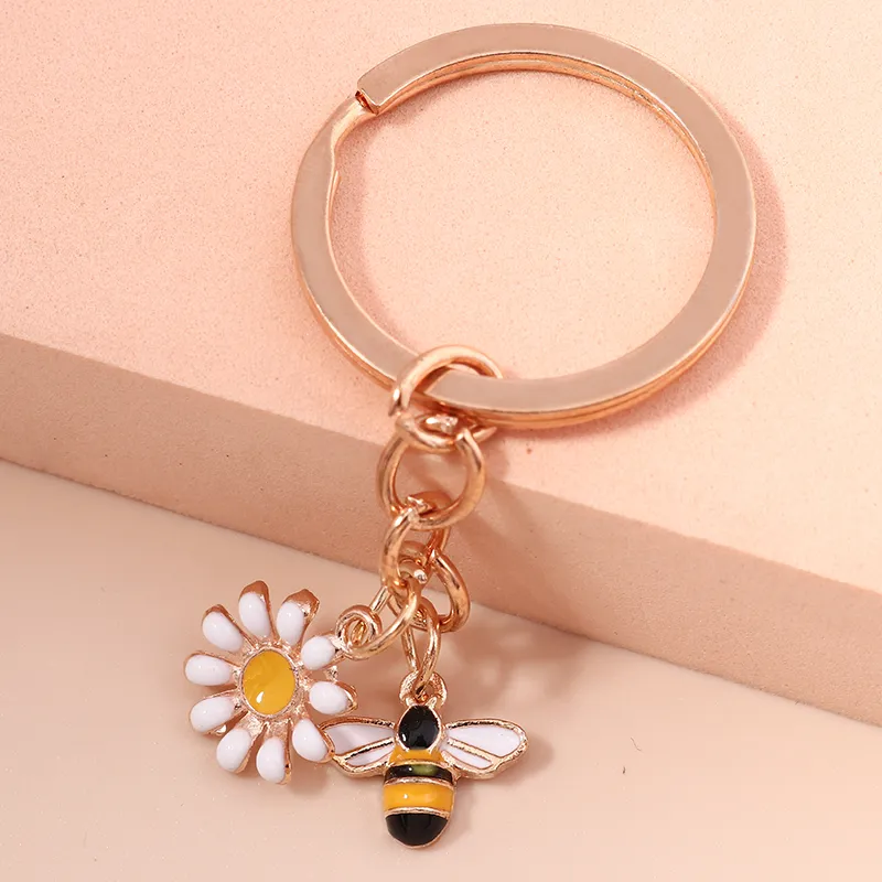 Mignon Porte Clés Émail Abeille Coeur Fleur Porte Clés Jardin Porte Clés  Souvenir Cadeaux Pour Femmes Hommes Sac À Main Accessoires Bijoux Cadeau Du  6,54 €