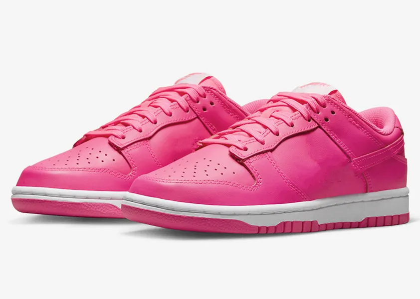 THIS DUNK IS ON TREND! HYPER PINK Nike Dunk Low On Foot Review and How to  Style with 3 Outfits 