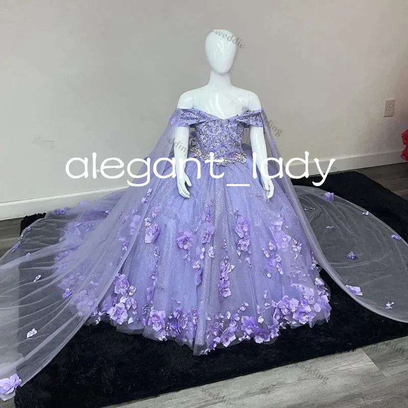 Lavendel lila mini quinceanera klänningar med cape 2023 av axelapplikationer blommor tjej prom klänningar anpassade mis 15 party slitage