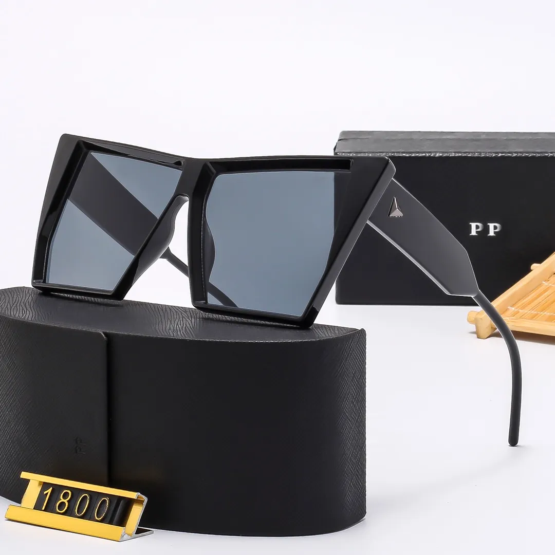 Trendy Retro Sunglasses - Large Frame Metal Logo, UV400  display picture 1