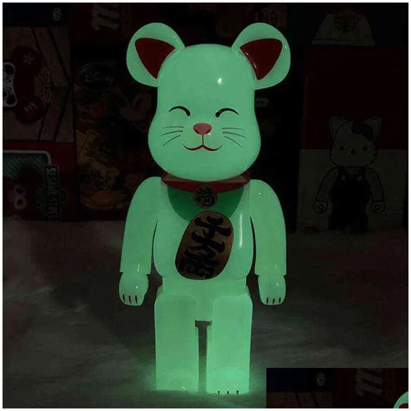Action Toy Toy Toys 28cm Noctilucous Lucky Cat Bearbricklys Colls Dolls Art Model to Friend Kids Gift Drop Drop