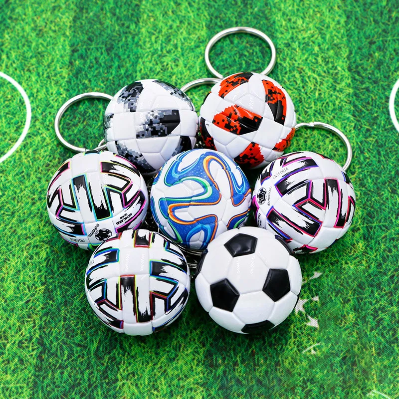 مجموعة كرة القدم المجسمة لكرة القدم الرياضية التذكارية التذكارية PU الجلدية المفاتيح للرجال مشجعي كرة القدم القلادة Sports 3D