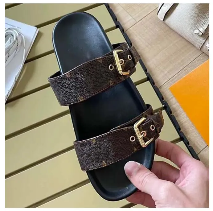 Tasarımcı Slayt Terlik Sandalet Düz Yaz lüks Slaytlar Kadınlar Için Kauçuk Deri Loafer'lar Bayanlar Moda Kaydırıcılar Sandal 01