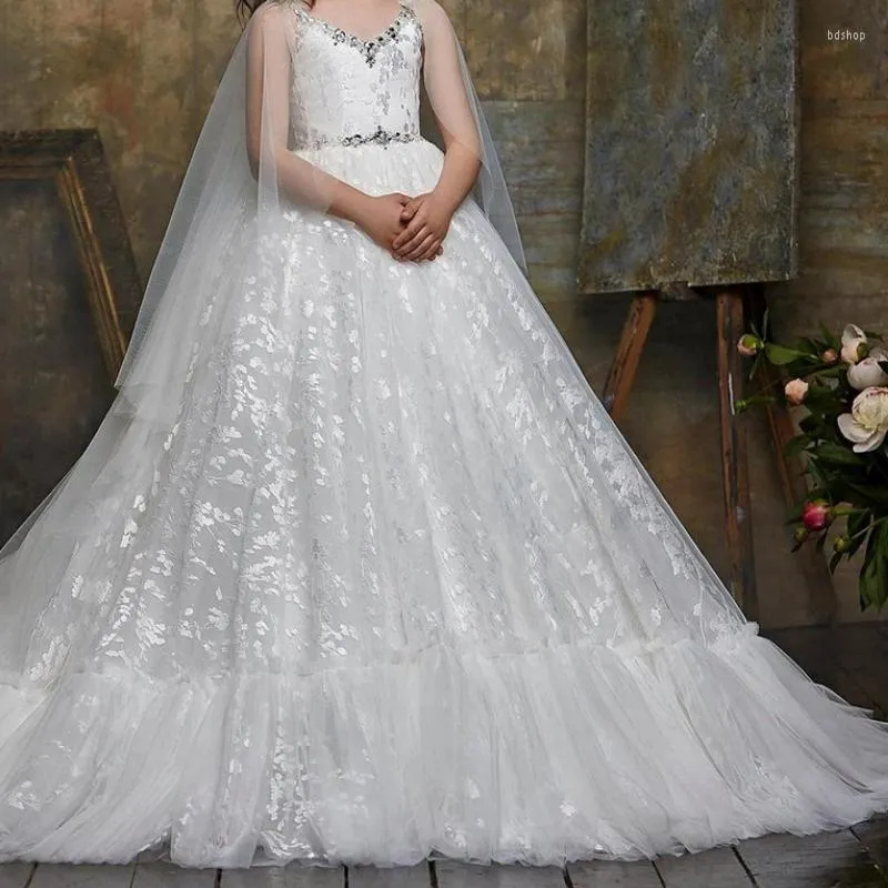 Robes de fille Ivoire Blanc Tulle Dentelle Filles Première Communion Robe Avec Cape Col En V Robe Sans Manches Perlé Taille Boule Fleur Fête