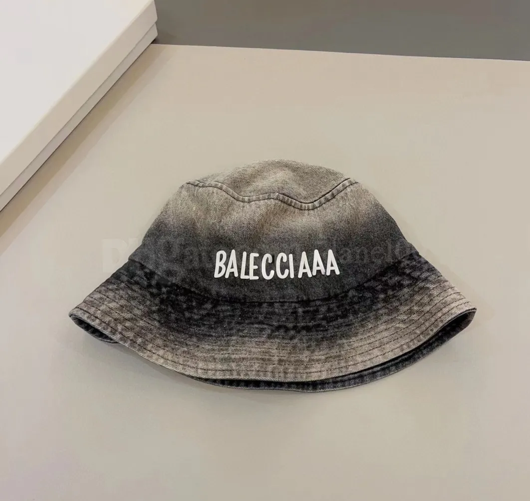 Bucket store hat balenciaga