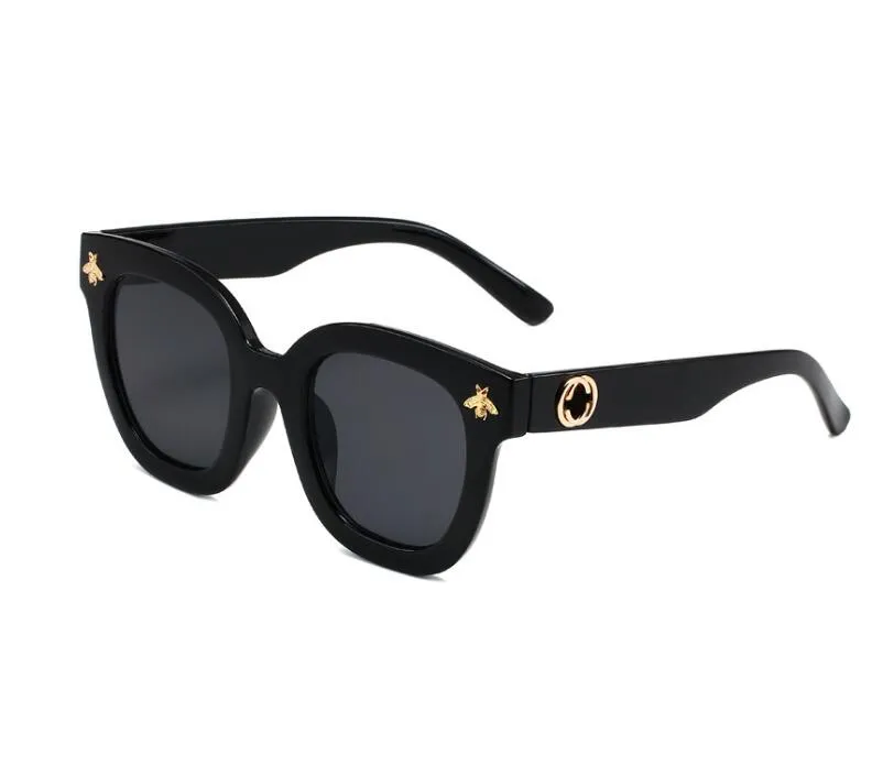 Sonnenbrille für Damen, Sommer-Katzenaugen-Stil, Anti-Ultraviolett, Retro-Schild-Linse, Platte, quadratisch, Vollformat, modische Brille