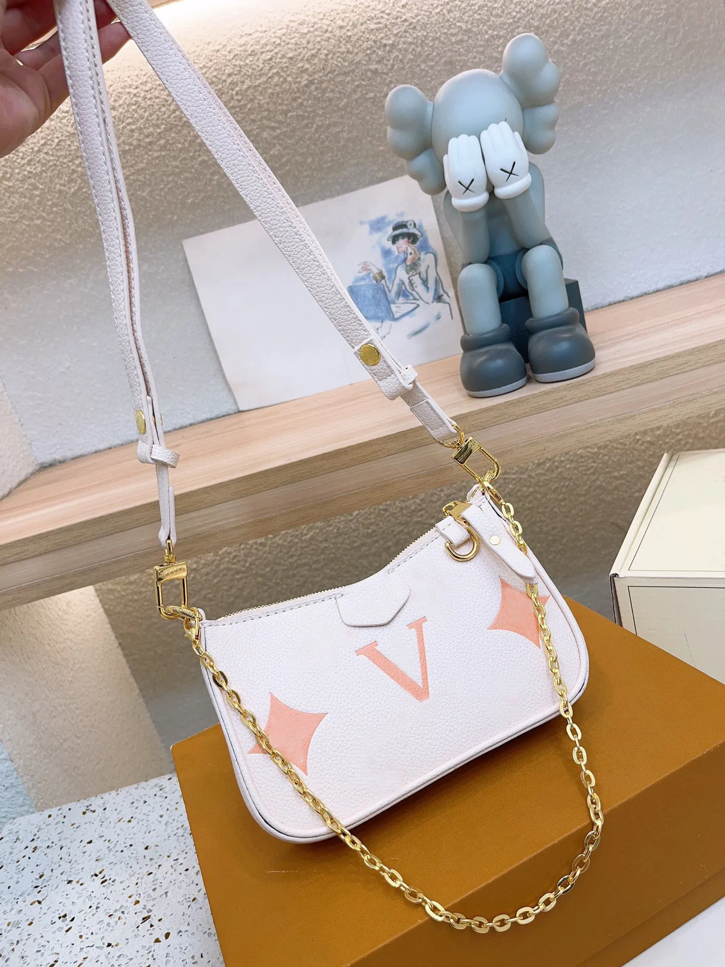 Is fiorelli a luxury brand hotsell