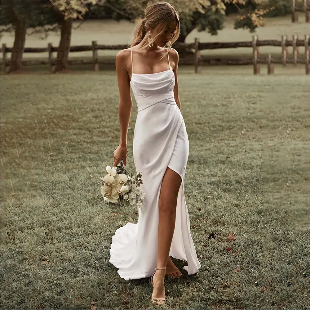 Robe de mariée blanche simple Spaghetti Spaghetti High Slit 2023 Satin Backless Bridal Bridal Sweep Train Vestido de Novia