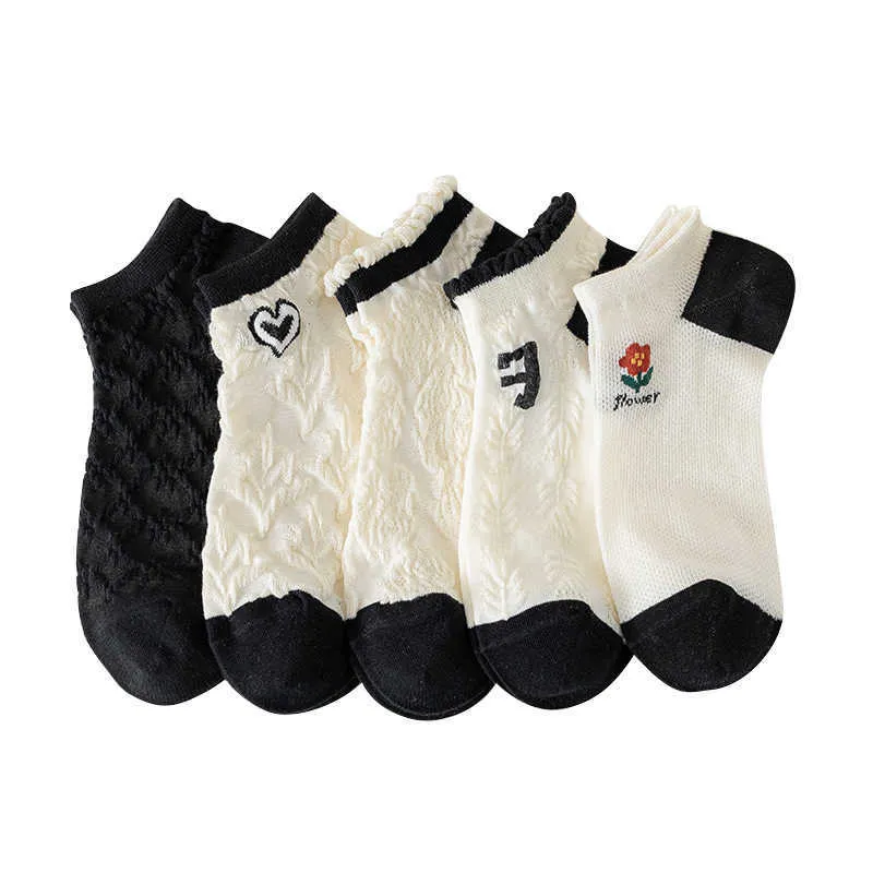 Strumpor strumpor Nya 2023 Summer Women Cotton Socks Black White Short Socks Floral Print Japanese Low Cut Ankle Socks Women Sox P230517