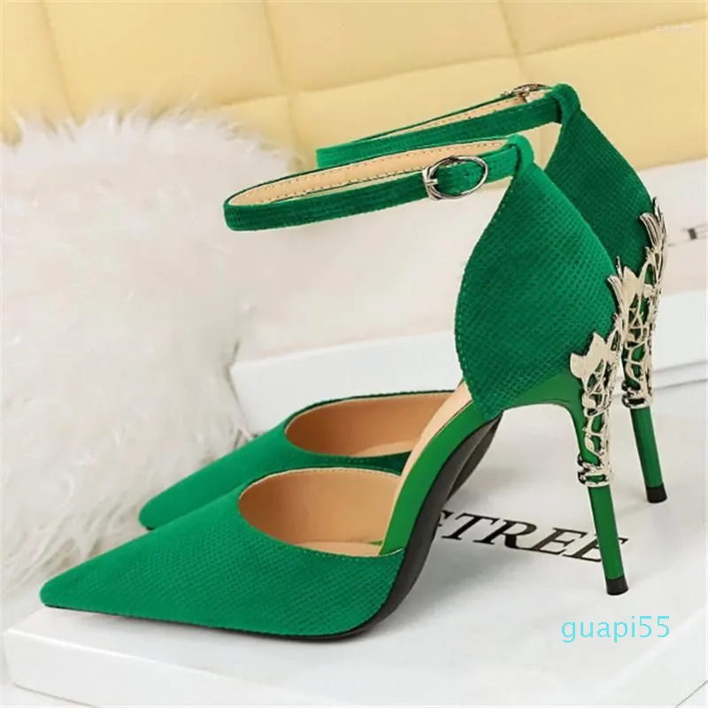 Sukienka buty 2023 Summer Kobiety o wysokie obcasy 10 cm zielone sandały impreza metalowa rzeźba seksowna para