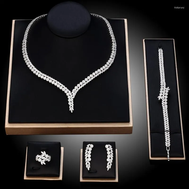 Ketting oorbellen set 2023 Verkoop van 4-delige bruids bruiloft sieraden Dubai Nigeria dames feestaccessoires ontwerp