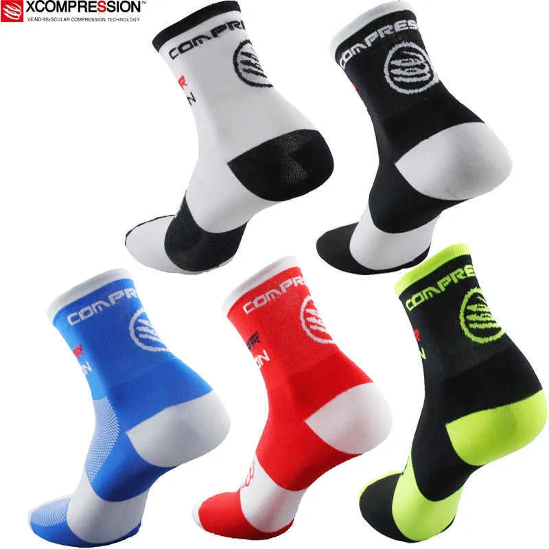 Chaussettes de sport 2023 Nouvelles chaussettes de cyclisme Haute élasticité Respirant Hommes Femmes Chaussettes de sport 4 Couleurs Courir Marathon Football Vélo Vélo Chaussettes 3 J230517