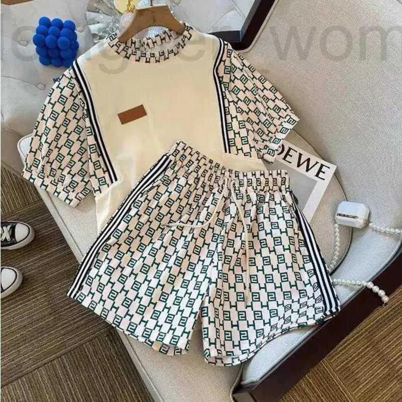 Kvinnors spårdräkter Designer Fashion Womens Celebrity Temperament Kort ärm T-shirt Kvinnor Summer Shorts Holiday Casual Wear Two-Piece Set Ey01