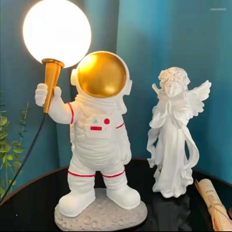 Lâmpadas de parede Personalidade Simples Creative Creative Astronaut Lamp Boy Birthday Gift Bedroom Bedside Decoration Moon